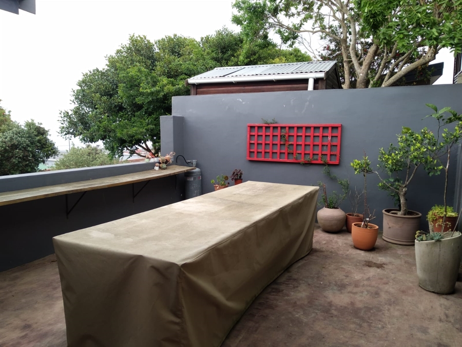 To Let 7 Bedroom Property for Rent in Dana Bay Western Cape